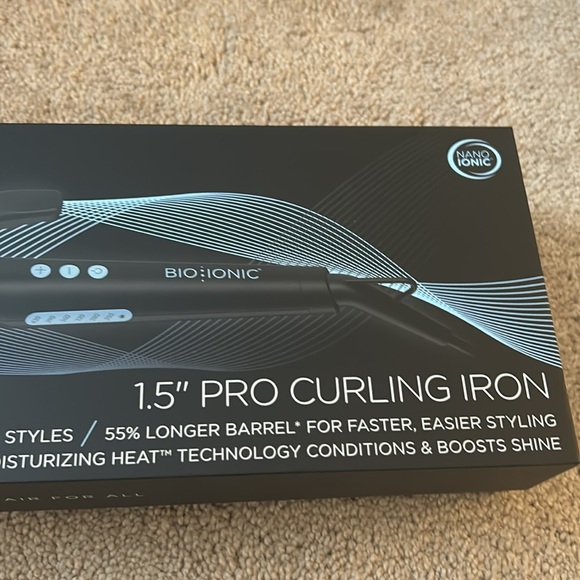 New Bio Ionic long barrel styler 1.5” curling iron - Picture 4 of 8